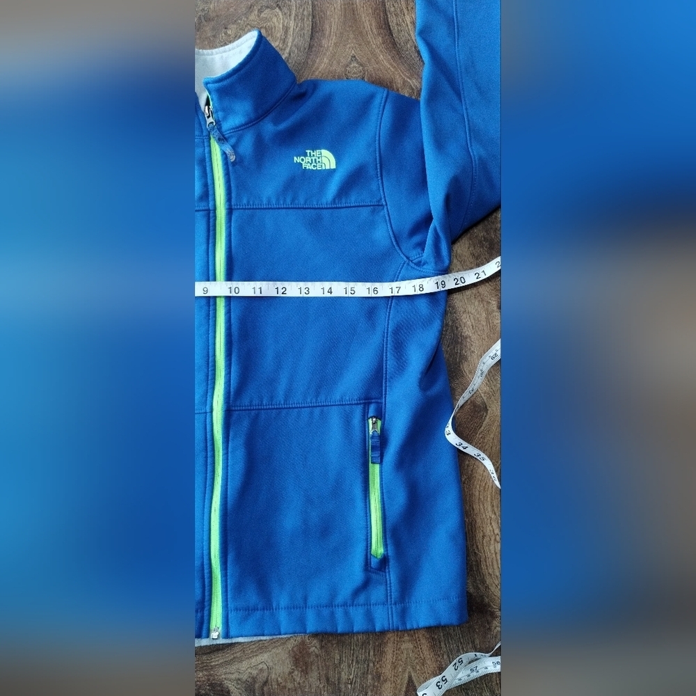 The North Face Windwall Blue Boys Jacket with Lime Accents (14-16) - Picture 4 of 12